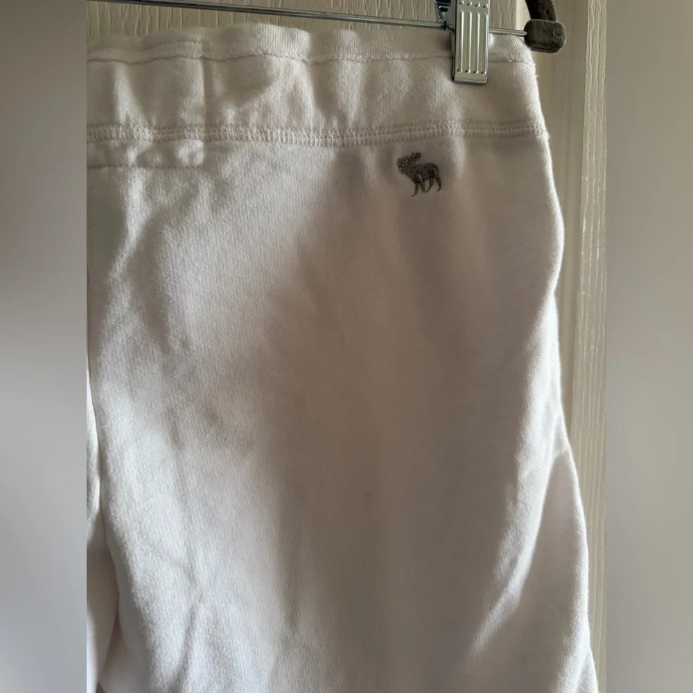 Abercrombie & Fitch White Shorts - Picture 6 of 6